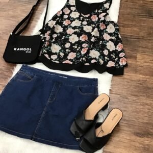 WOMEN’S SUMMER MIXED BOUTIQUE – SUPREME QUALITY - 44 LB BALE OF FOLDED CLOTHING.