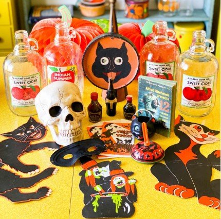 HALLOWEEN DECOR AND COSTUMES -1 - Image 9