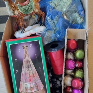 CHRISTMAS DECOR & DECORATIONS -243