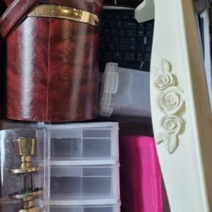 MISCELLANEOUS HOUSEHOLD ITEMS - 274