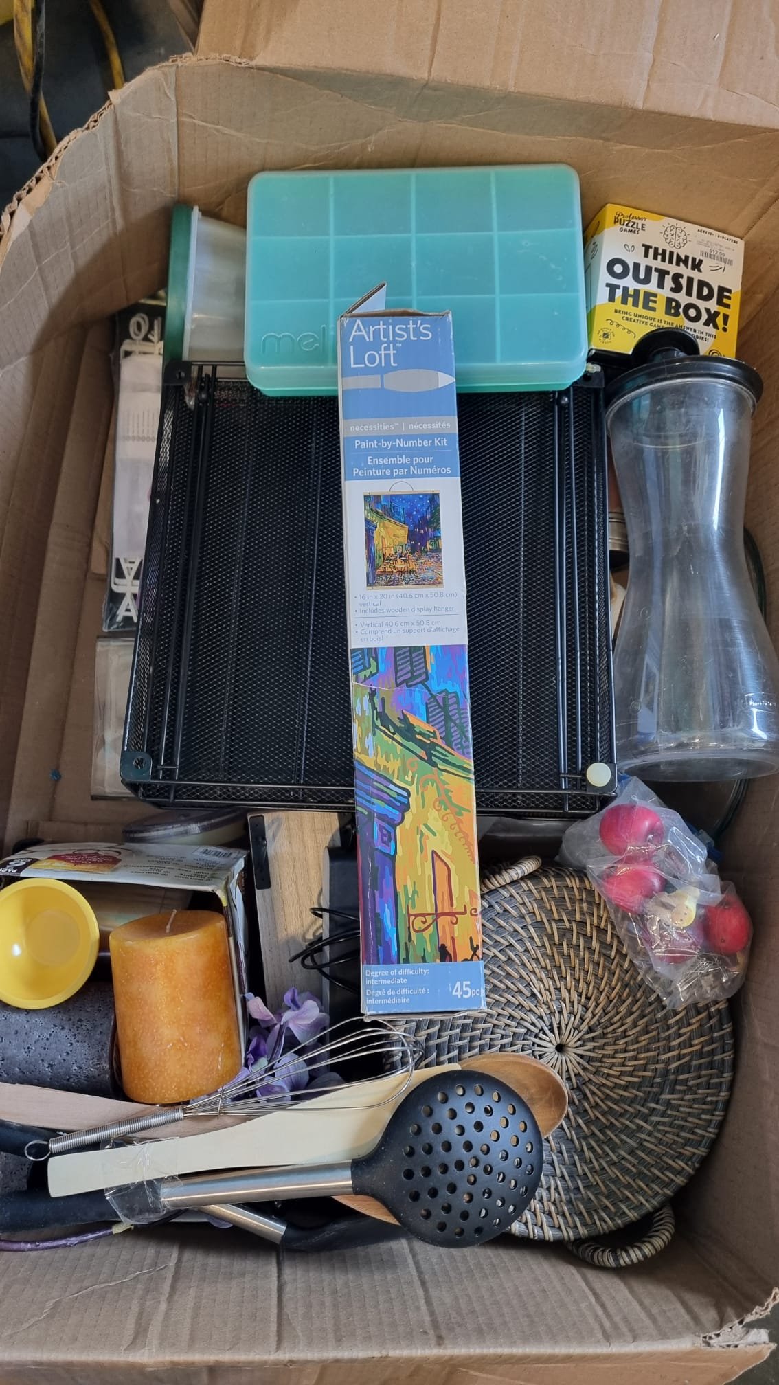 HOUSEHOLD ITEMS - 562
