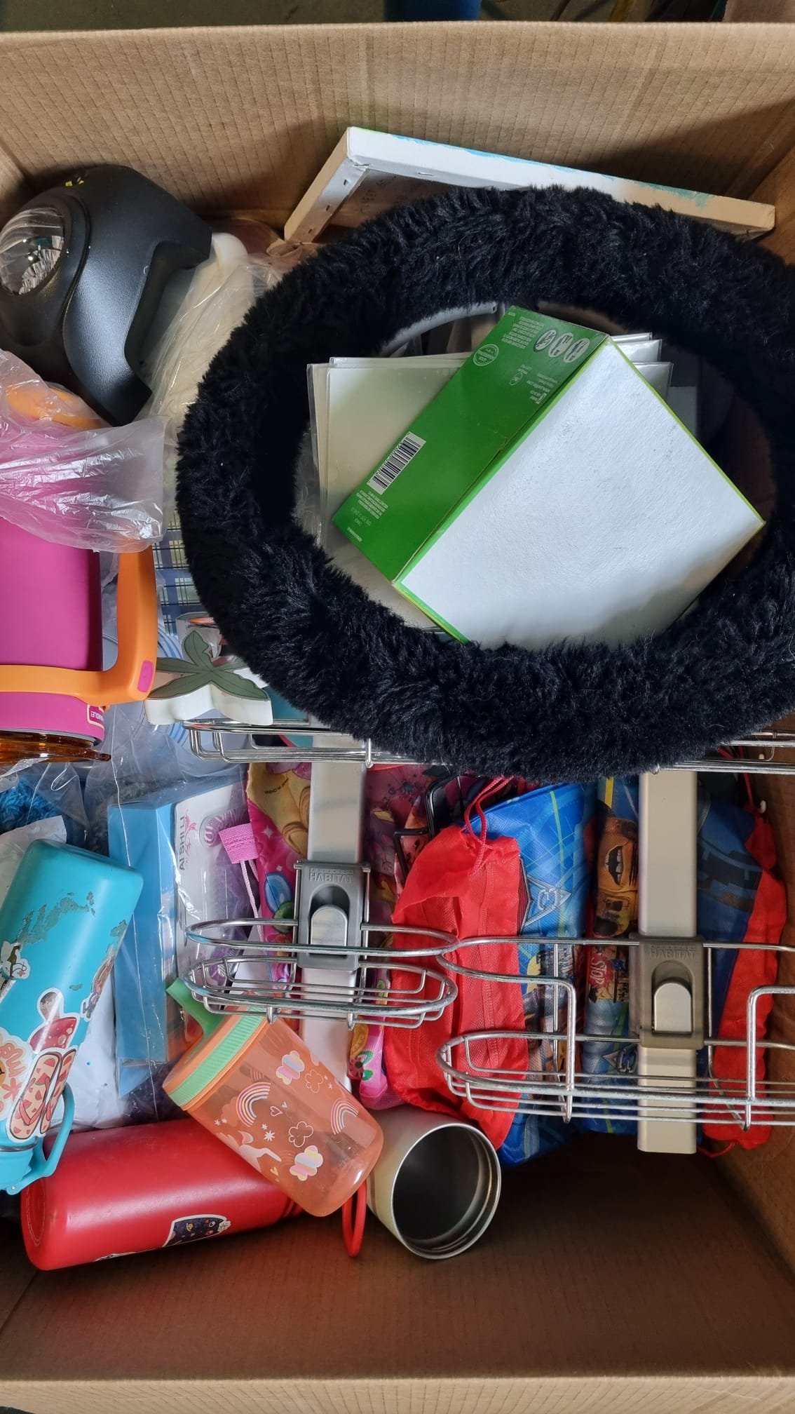 HOUSEHOLD ITEMS - 748